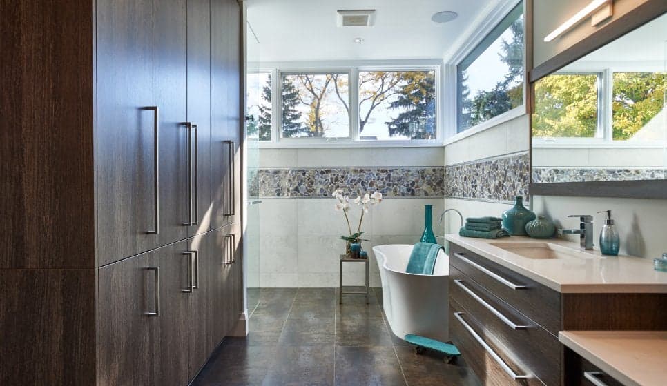 White Kitchen in Bayview Village - detail 10