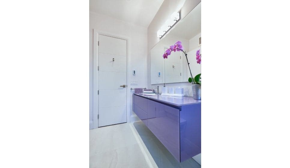 White Kitchen in Bayview Village - detail 16
